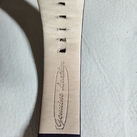 Roots Watch, Black Leather, Nickel Allergy Free, Water Resistant - Picture 5 of 8